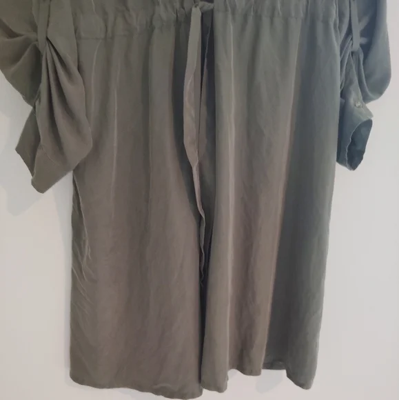 Isabel Maternity Long Sleeve Dress (Host Pick 🎉) - Picture 5 of 9